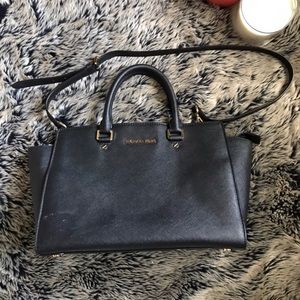 Michael Kors Black Medium Selma Saffiano S…